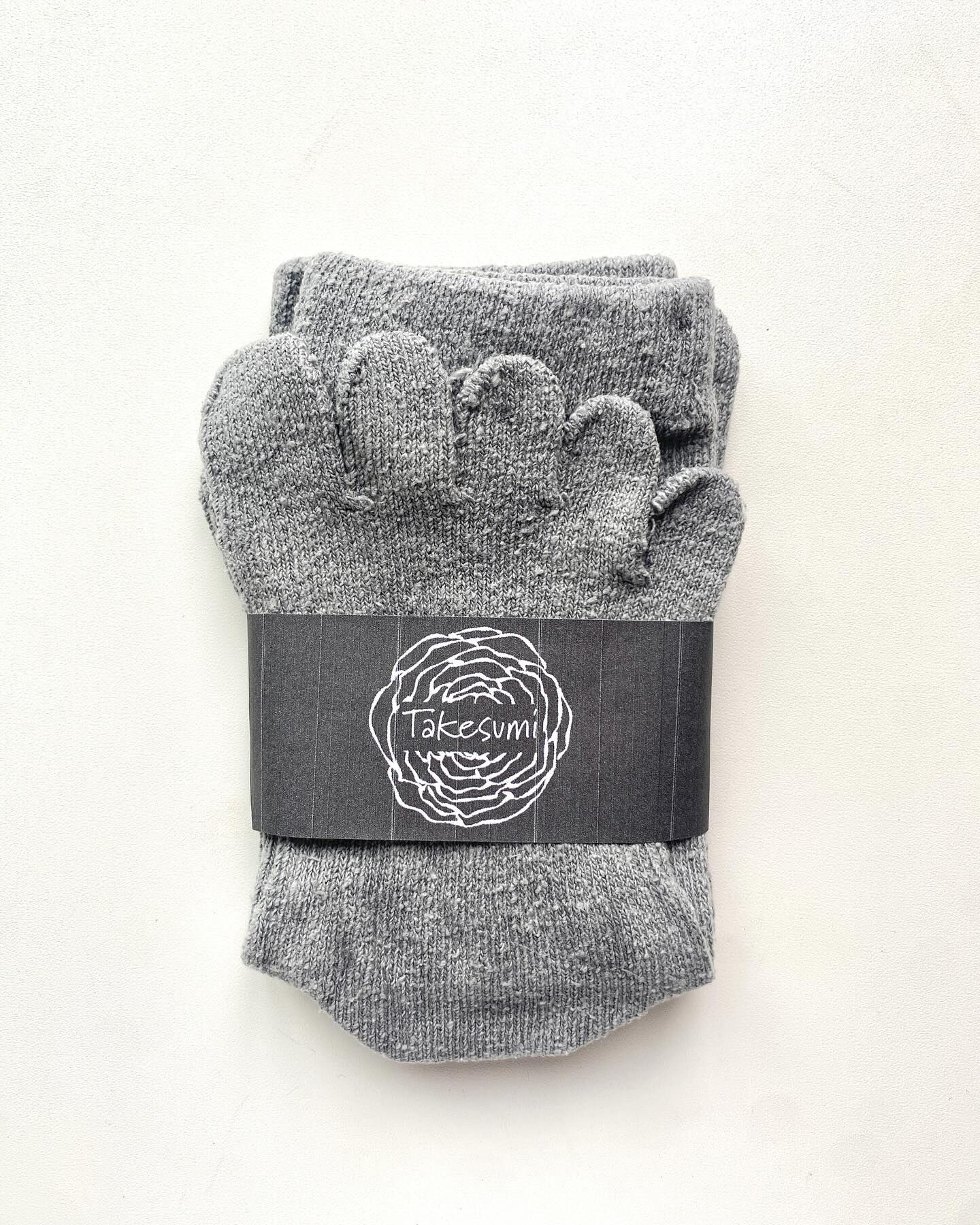 草木染め 絹の5本指ソックス、入荷しました🧦22~24cm